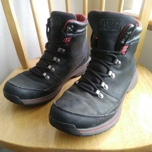 Ugg mens leather boots sz. 10